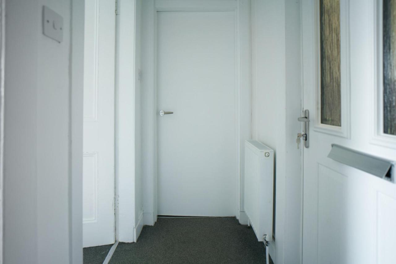 Meadow Apartment Dumbarton Ngoại thất bức ảnh