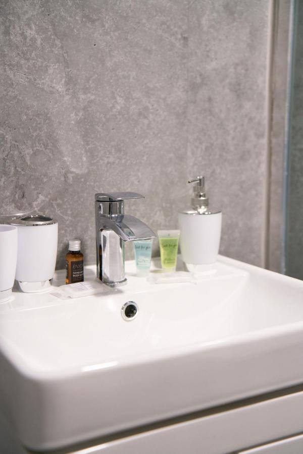 Meadow Apartment Dumbarton Ngoại thất bức ảnh