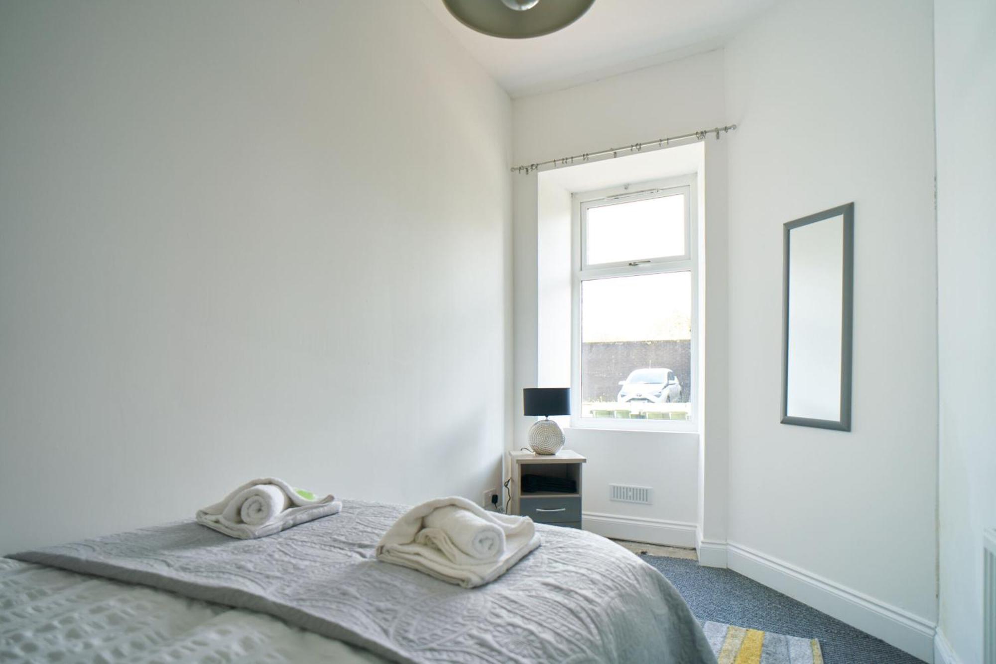 Meadow Apartment Dumbarton Phòng bức ảnh
